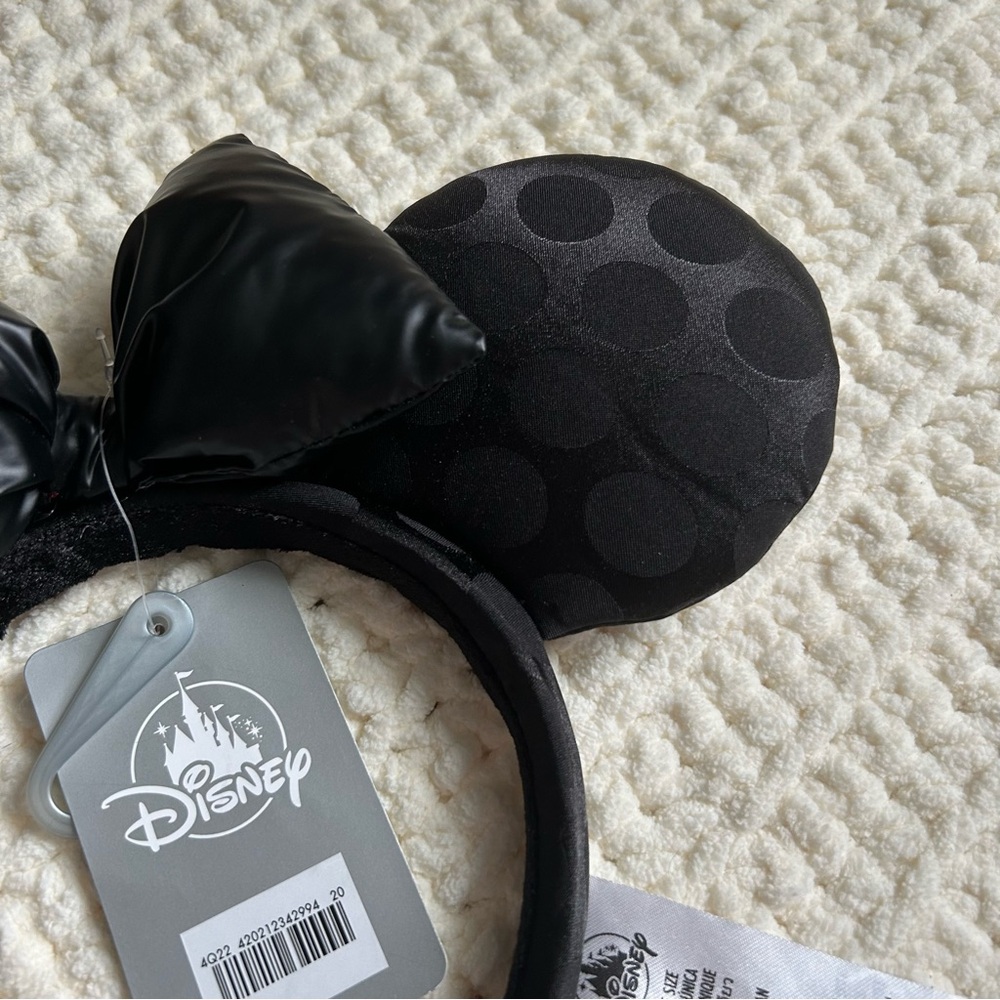 SOLD Disney Minnie ears black on black dot bow ears Halloween 2022 MNSSHP Mickey - Picture 2 of 5